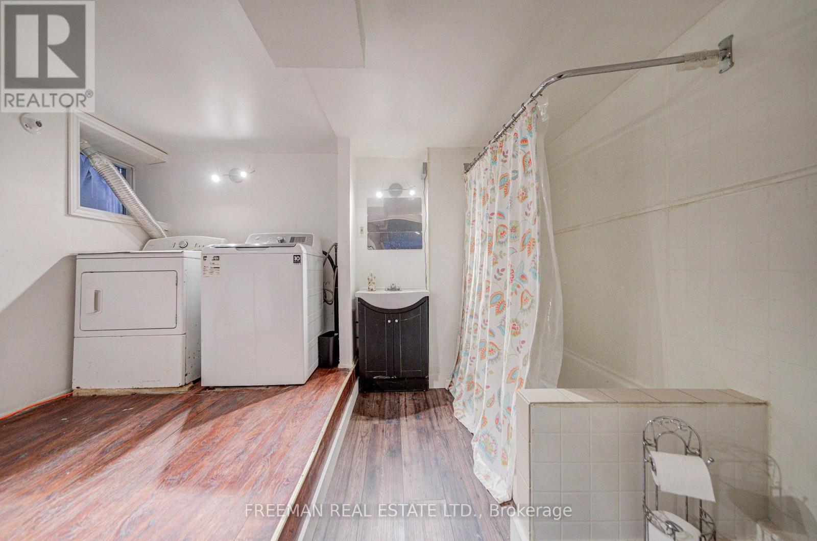 257 Bartlett Avenue, Toronto, Ontario  M6H 3G3 - Photo 34 - W13844748