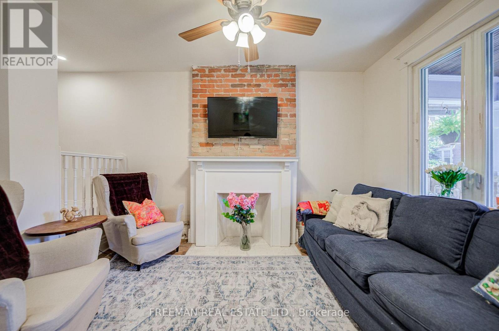 257 Bartlett Avenue, Toronto, Ontario  M6H 3G3 - Photo 7 - W13844748