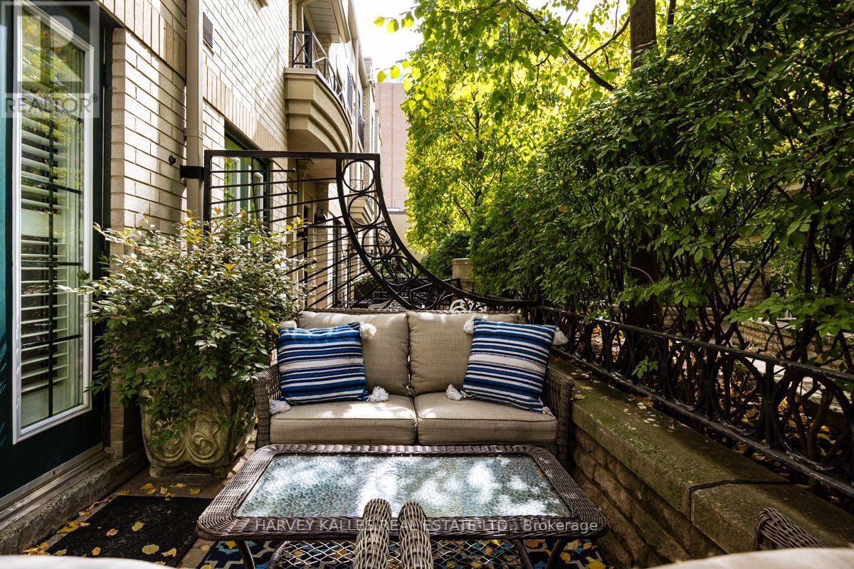 Th 9 - 1 Baxter Street, Toronto, Ontario  M4W 3W1 - Photo 11 - C13844638