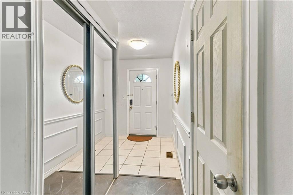 899 Stone Church Road E Unit# 4, Hamilton, Ontario  L8W 1B2 - Photo 3 - 40867853