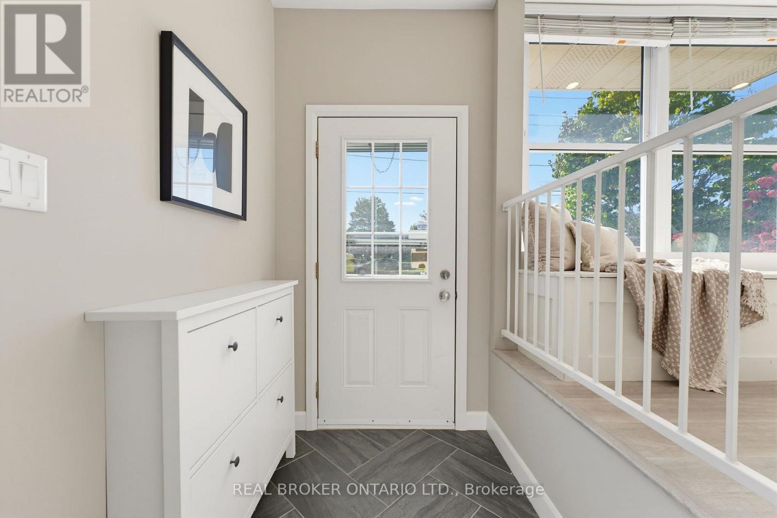300 Westmount Road E, Kitchener, Ontario  N2M 4Z1 - Photo 4 - X13844694