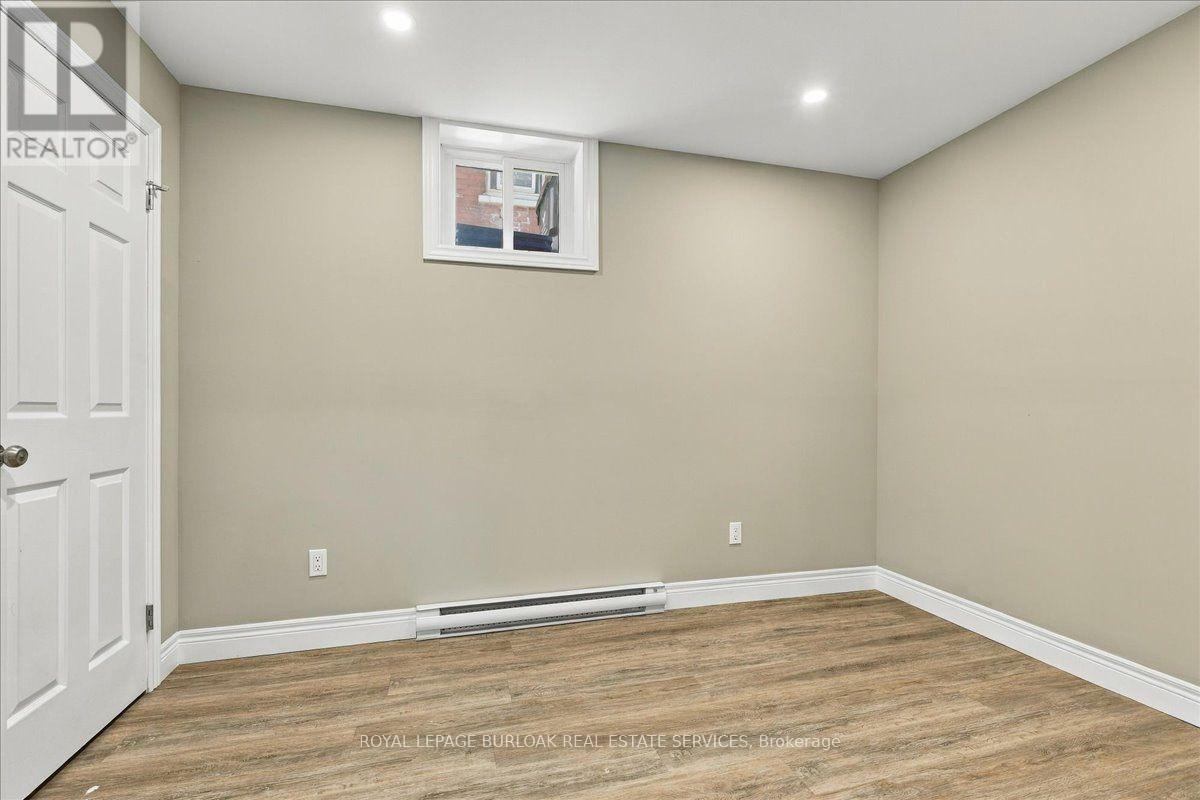 Lower - 17 Eby Street S, Kitchener, Ontario  N2G 3K6 - Photo 11 - X13844736
