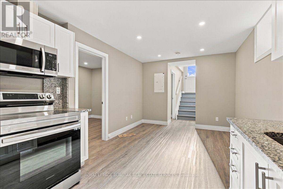 Lower - 17 Eby Street S, Kitchener, Ontario  N2G 3K6 - Photo 6 - X13844736
