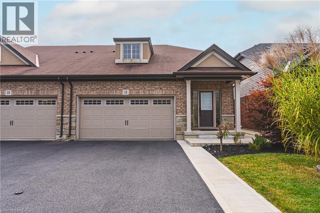 15 KOPPERFIELD Lane, Mount Hope, Ontario