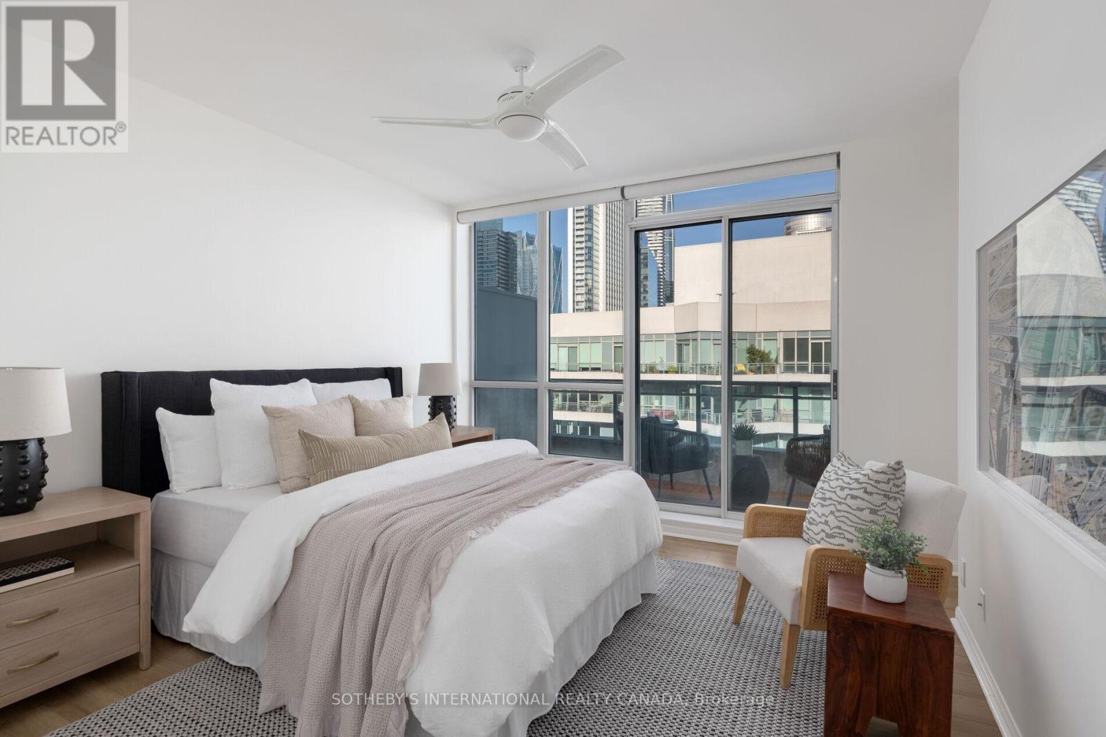 2811 - 230 Queens Quay W, Toronto, Ontario  M5J 2Y7 - Photo 8 - C13844696