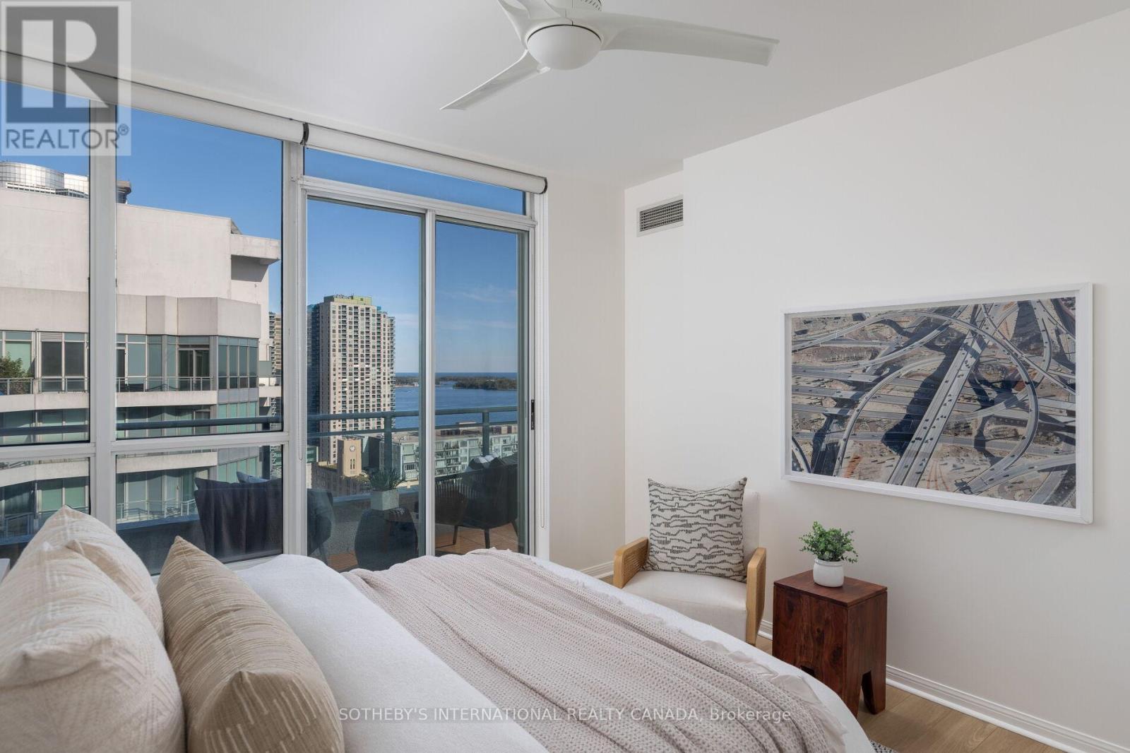 2811 - 230 Queens Quay W, Toronto, Ontario  M5J 2Y7 - Photo 9 - C13844696