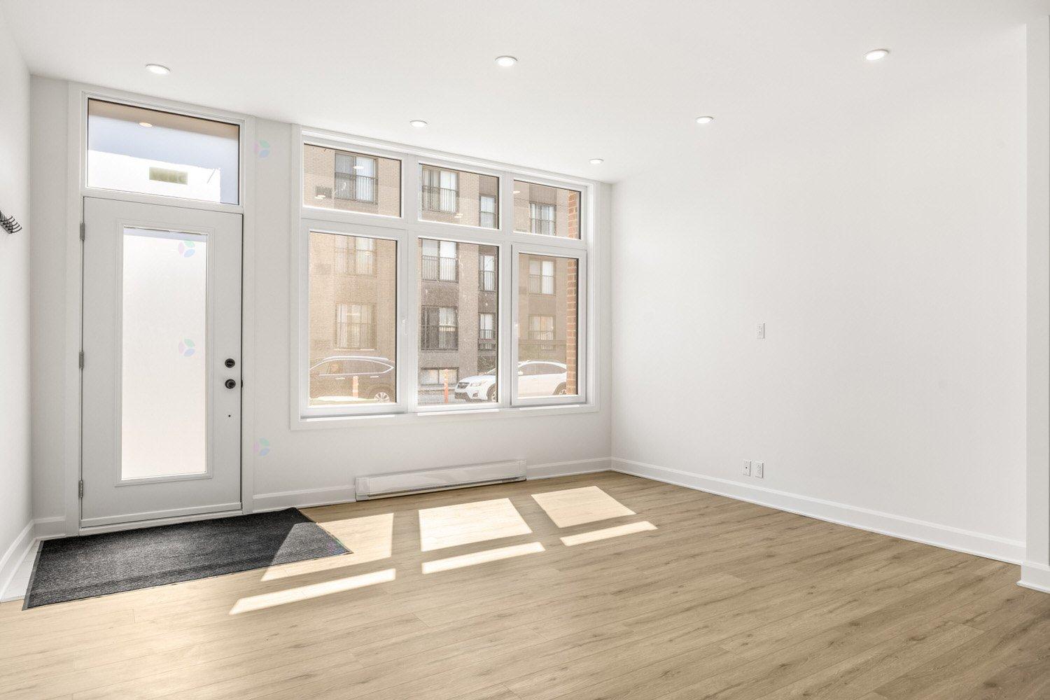 5835-5837 Av. Papineau Montréal (Rosemont/La Petite-Patrie) Quebec Canada H2G2W3 4