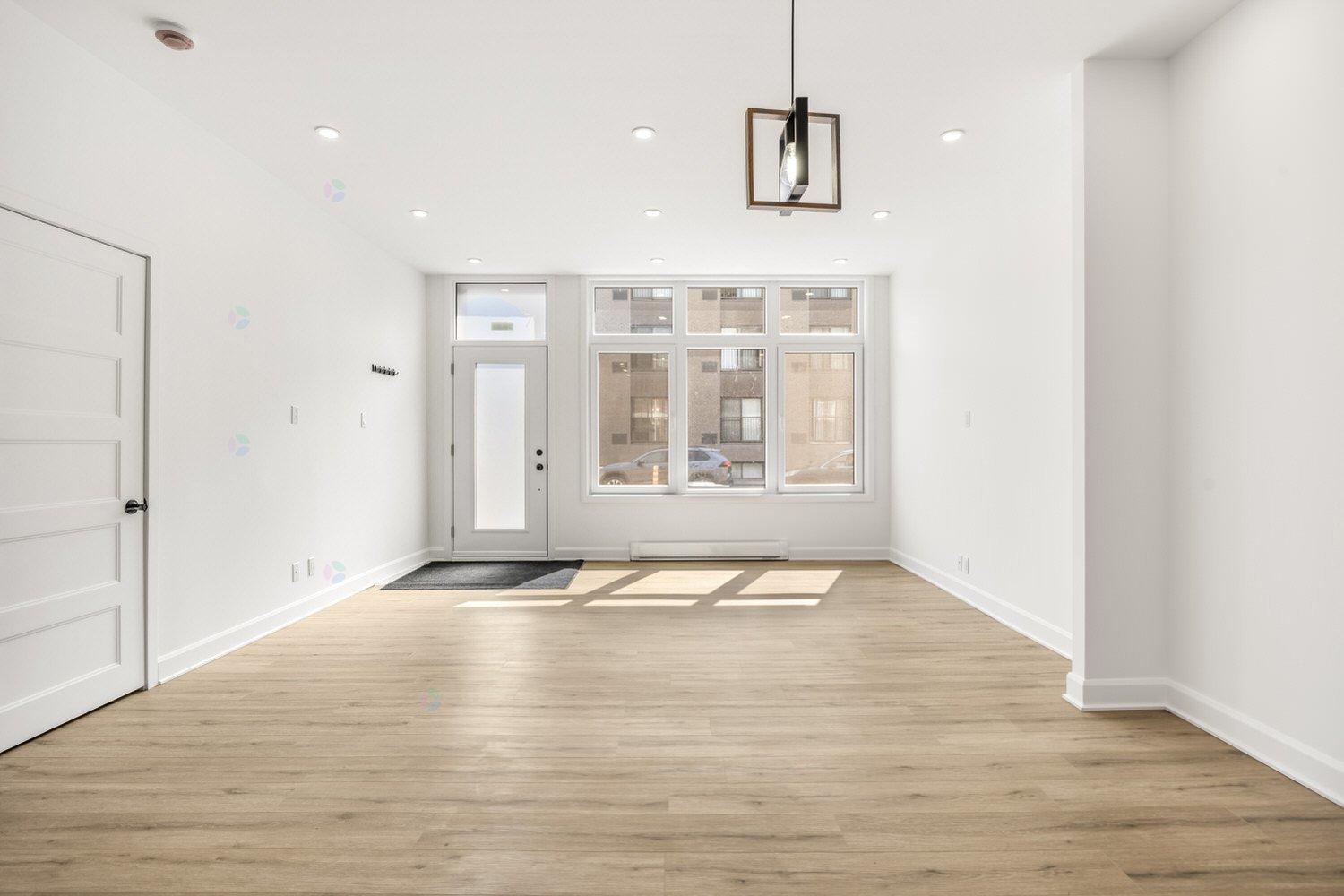 5835-5837 Av. Papineau Montréal (Rosemont/La Petite-Patrie) Quebec Canada H2G2W3 3