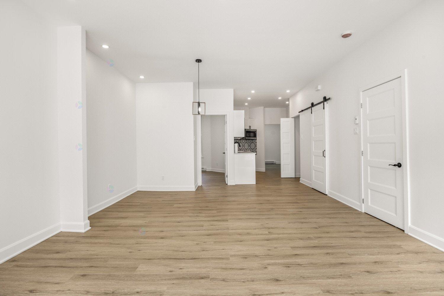 5835-5837 Av. Papineau Montréal (Rosemont/La Petite-Patrie) Quebec Canada H2G2W3 2