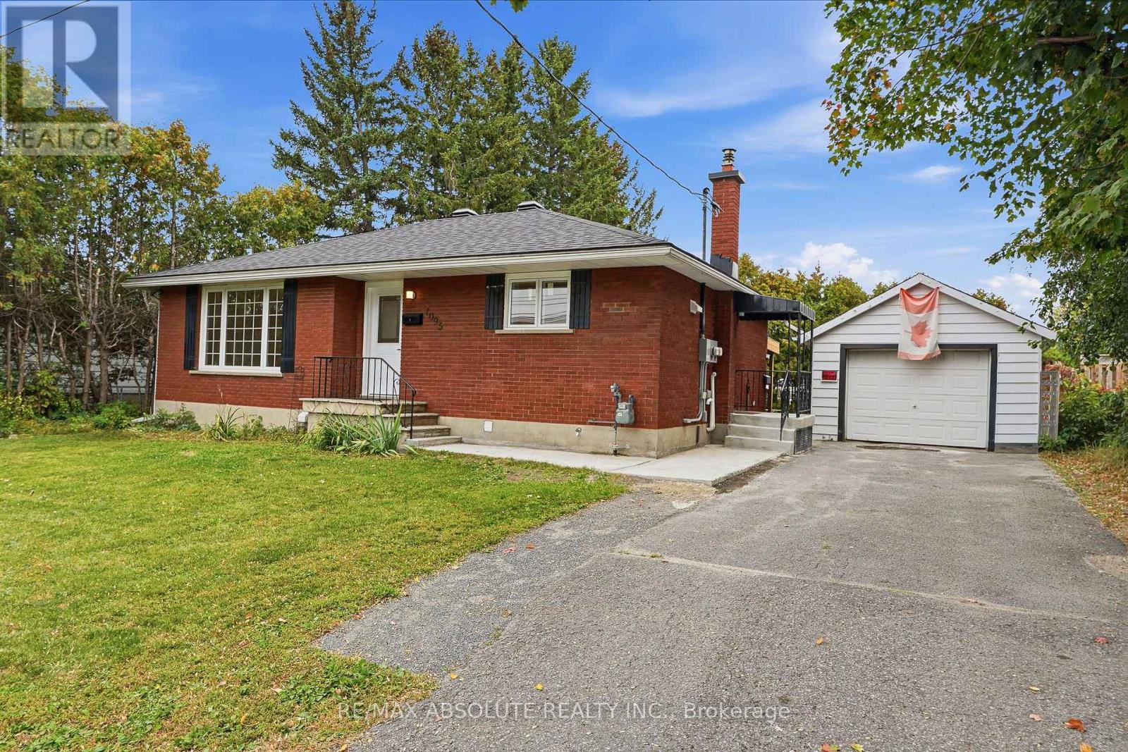 1095 KENASTON STREET, ottawa, Ontario
