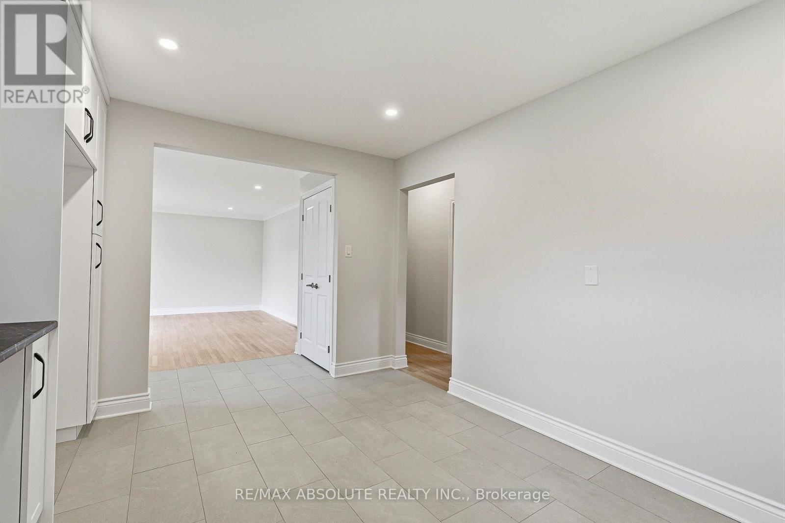 1095 Kenaston Street, Ottawa, Ontario  K1B 3P4 - Photo 12 - X13844870