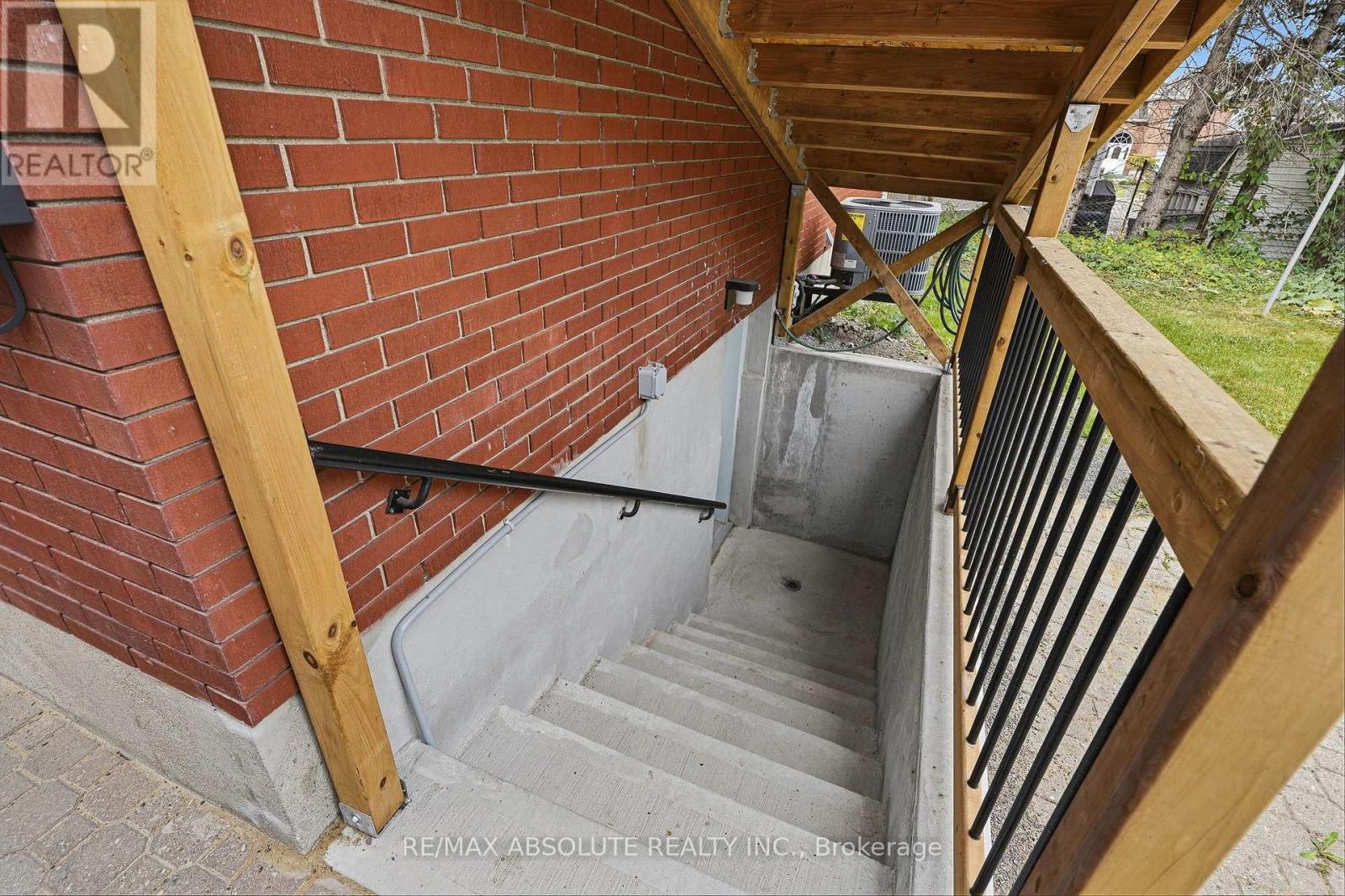 1095 Kenaston Street, Ottawa, Ontario  K1B 3P4 - Photo 16 - X13844870