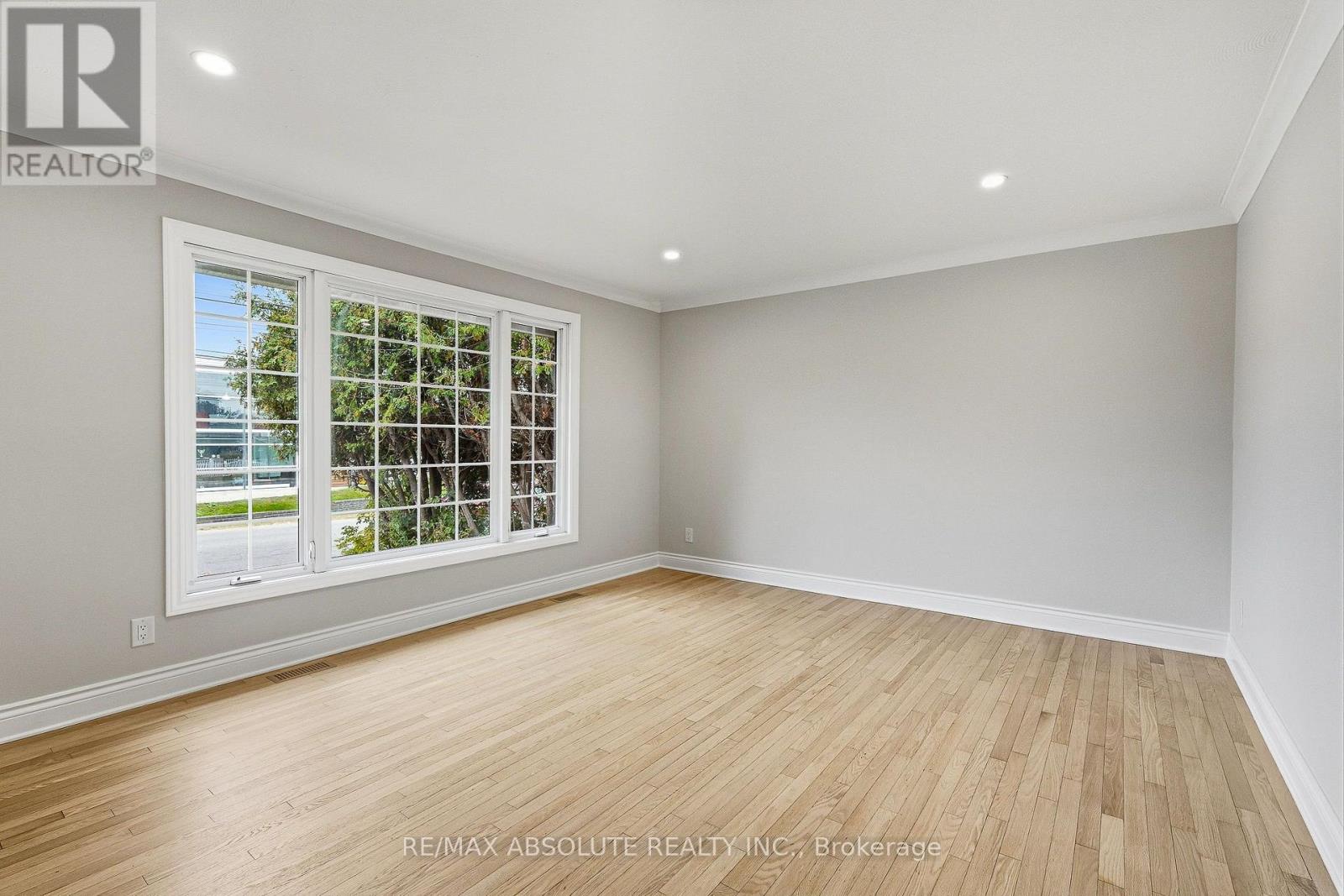 1095 Kenaston Street, Ottawa, Ontario  K1B 3P4 - Photo 6 - X13844870