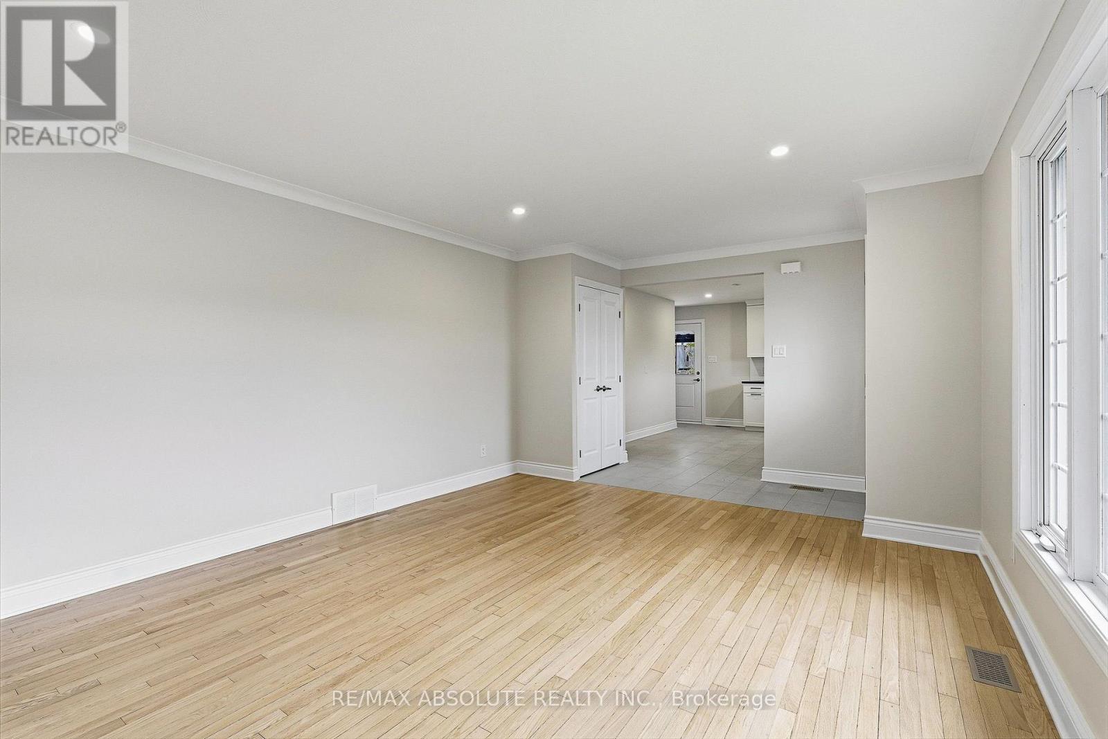 1095 Kenaston Street, Ottawa, Ontario  K1B 3P4 - Photo 8 - X13844870