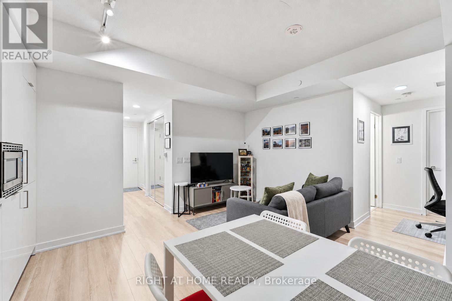 803 - 238 Simcoe Street, Toronto, Ontario  M5T 0E2 - Photo 4 - C13844768