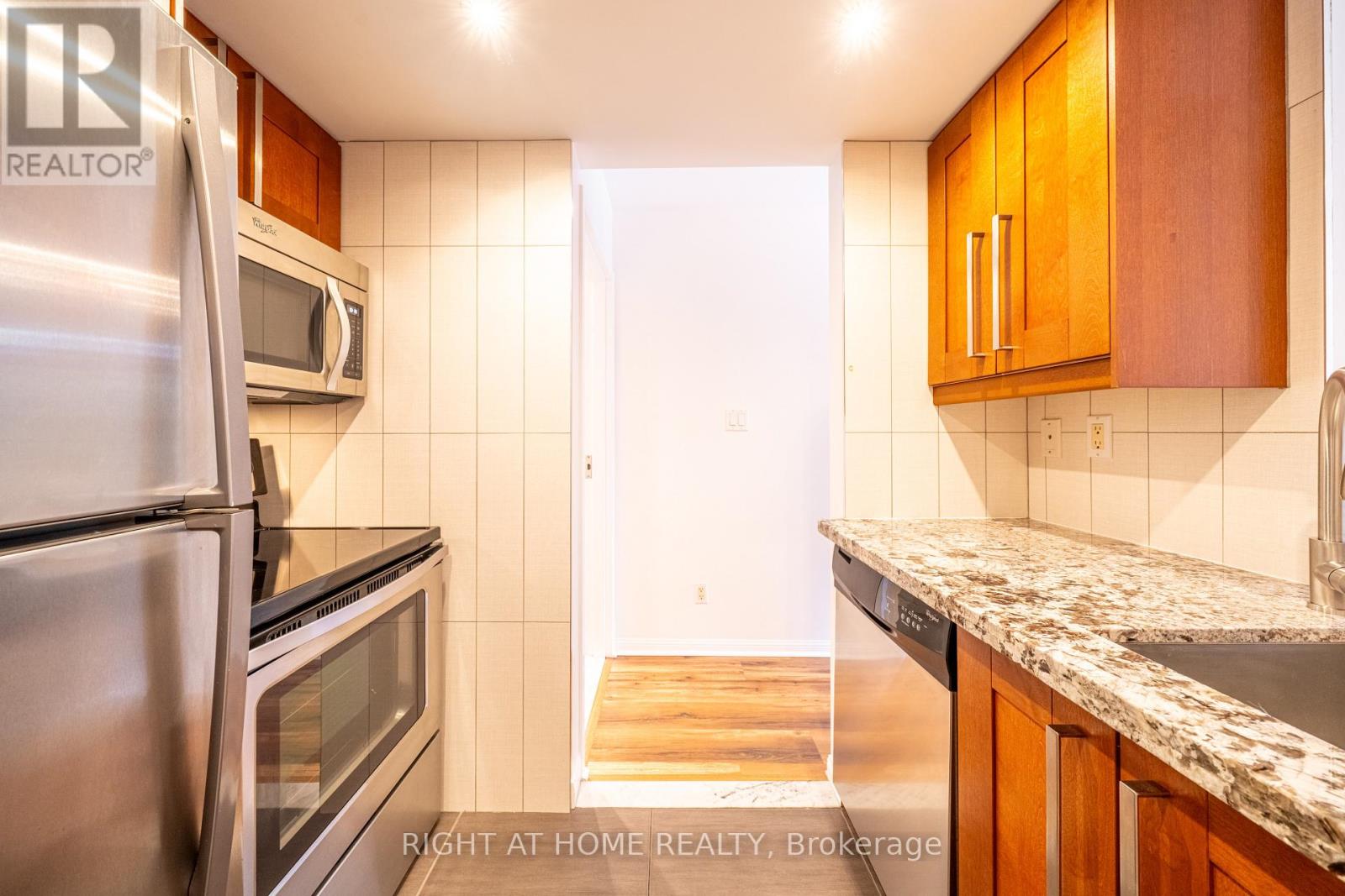 255 - 64 Douro Street, Toronto, Ontario  M6K 3N4 - Photo 11 - C13840110