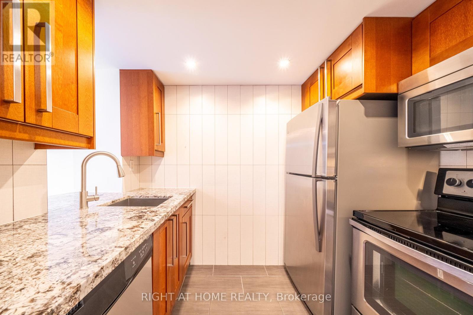 255 - 64 Douro Street, Toronto, Ontario  M6K 3N4 - Photo 8 - C13840110