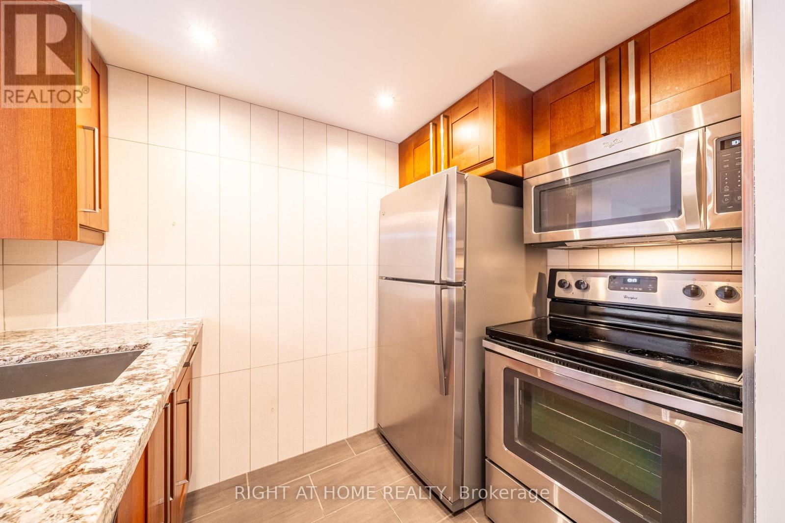 255 - 64 Douro Street, Toronto, Ontario  M6K 3N4 - Photo 9 - C13840110