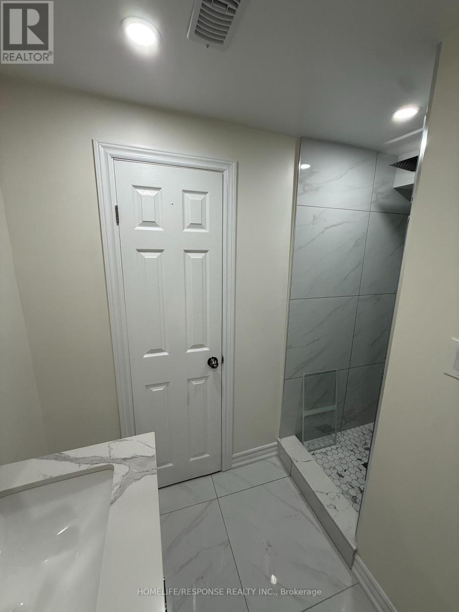 208 Lake Promenade, Toronto, Ontario  M8W 1A8 - Photo 12 - W13844794