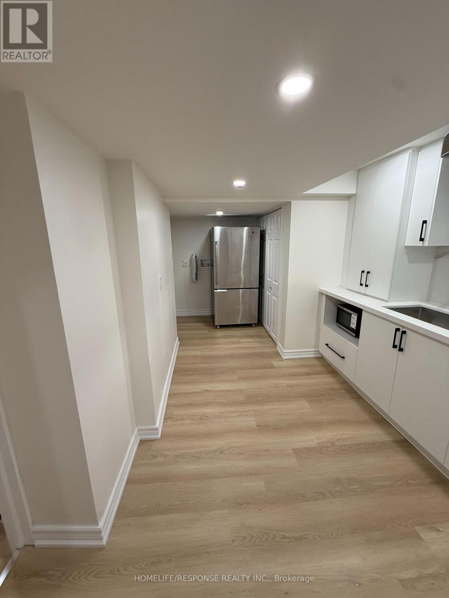208 Lake Promenade, Toronto, Ontario  M8W 1A8 - Photo 3 - W13844794