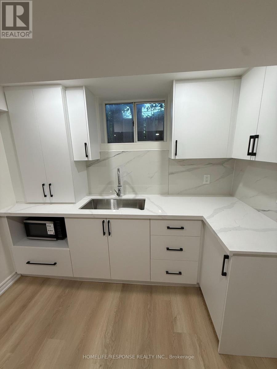 208 Lake Promenade, Toronto, Ontario  M8W 1A8 - Photo 4 - W13844794