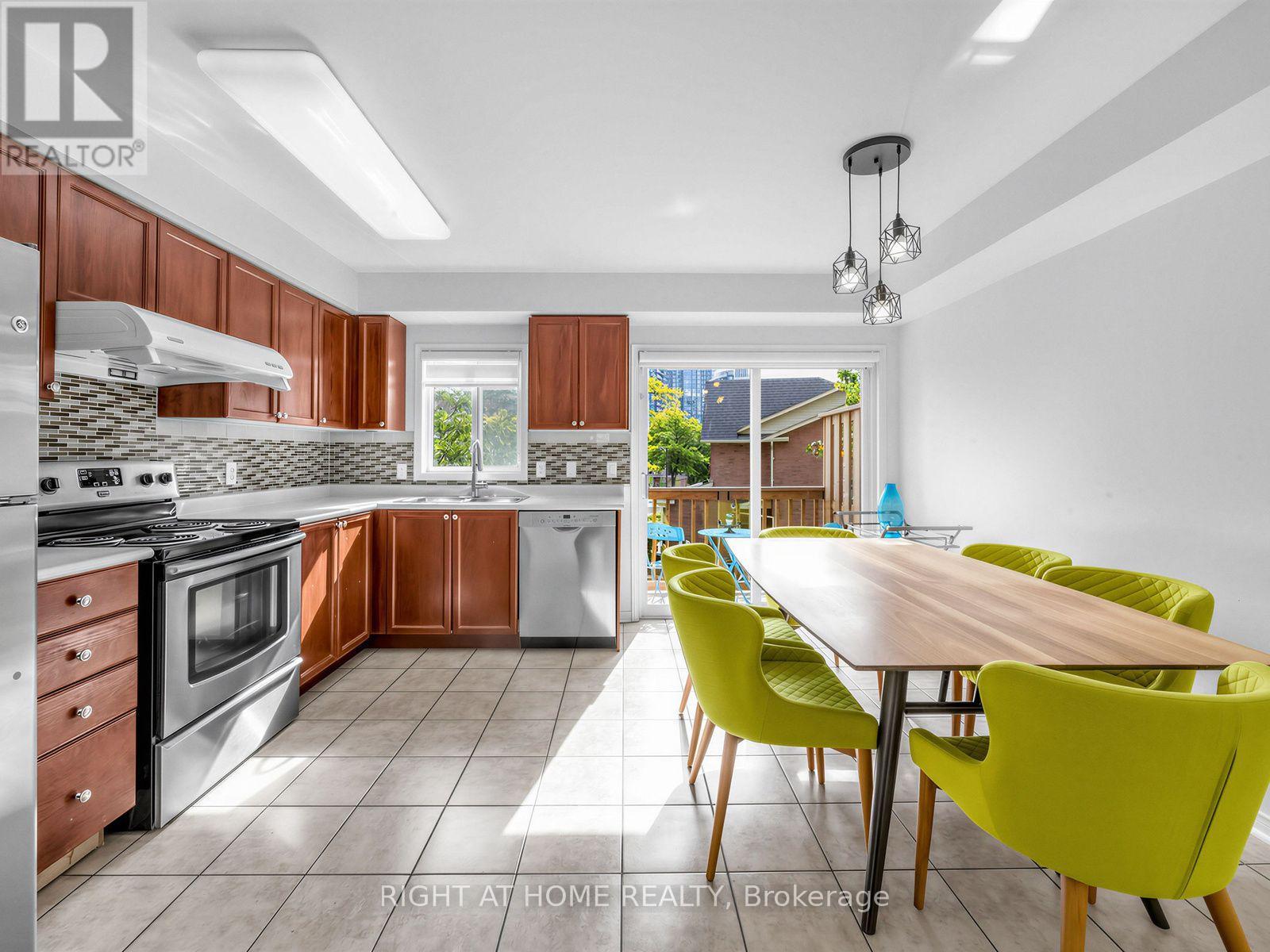46 - 50 Strathaven Drive, Mississauga, Ontario  L5R 4E7 - Photo 8 - W13844828