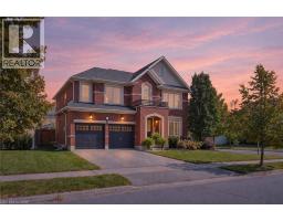 136 SUTHERLAND Crescent, Ancaster, Ontario