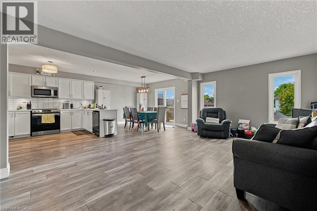 742 Rogers Road, Listowel, Ontario  N4W 0A1 - Photo 5 - 40860320