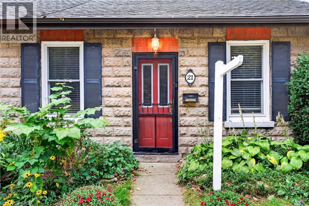 21 BROCK Street N, Dundas, Ontario