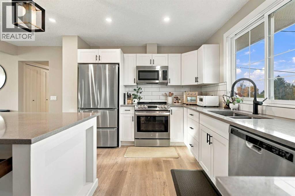 1161 Hunterston Hill NW, Calgary, Alberta  T2K 4P1 - Photo 15 - A2346992