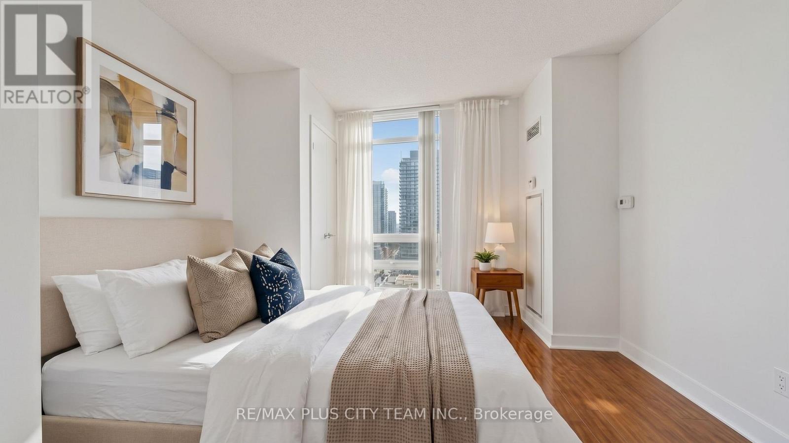 3011 - 381 Front Street W, Toronto, Ontario  M5V 3R8 - Photo 10 - C13746772