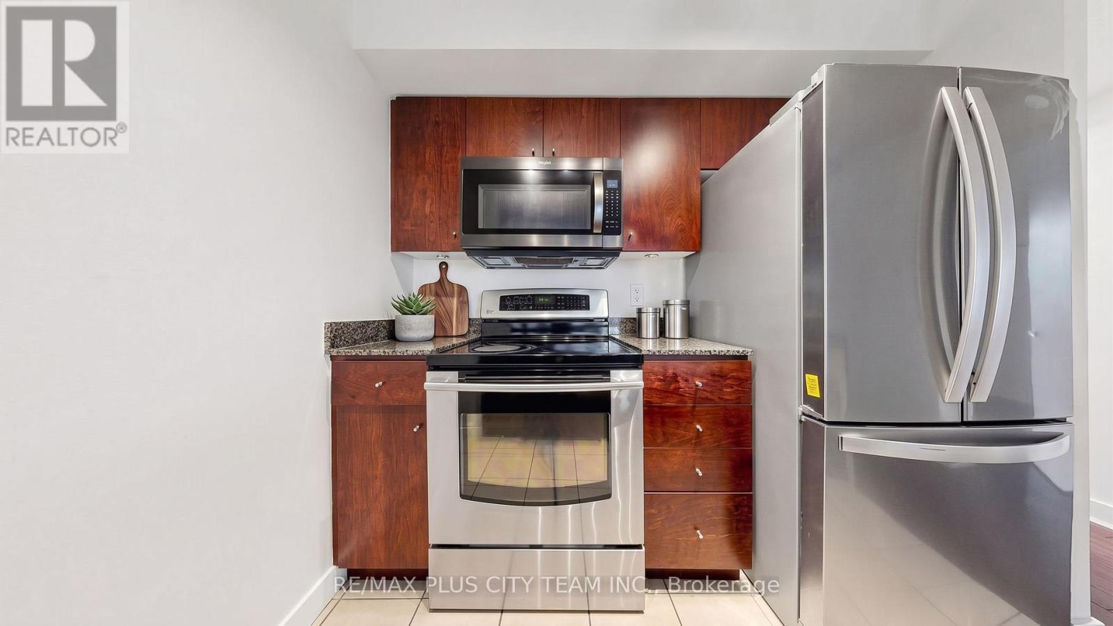 3011 - 381 Front Street W, Toronto, Ontario  M5V 3R8 - Photo 5 - C13746772