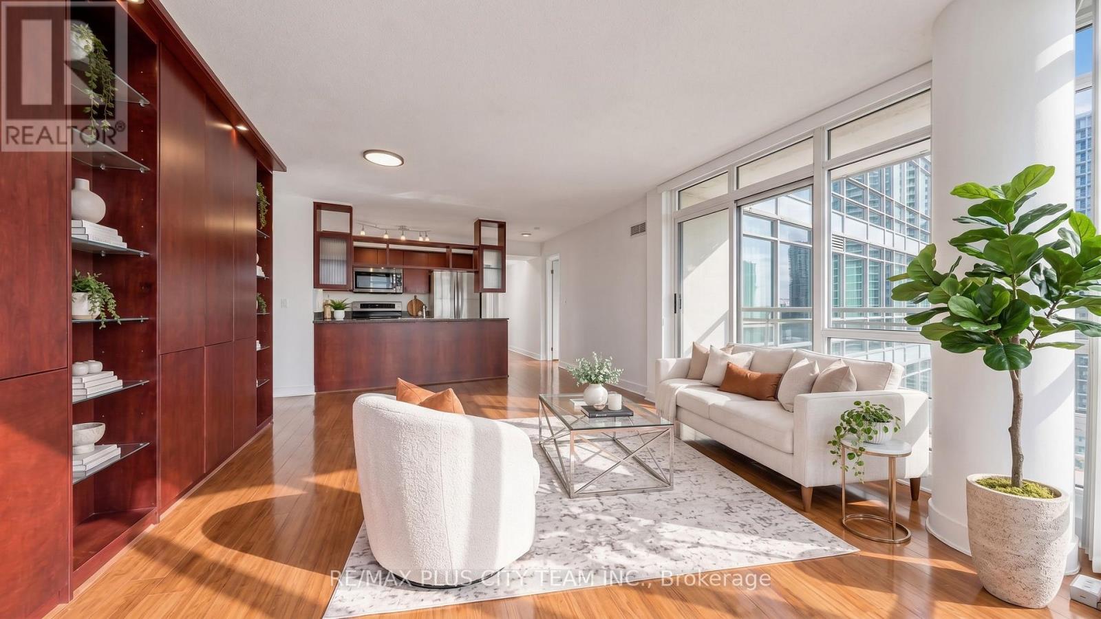 3011 - 381 Front Street W, Toronto, Ontario  M5V 3R8 - Photo 3 - C13746772