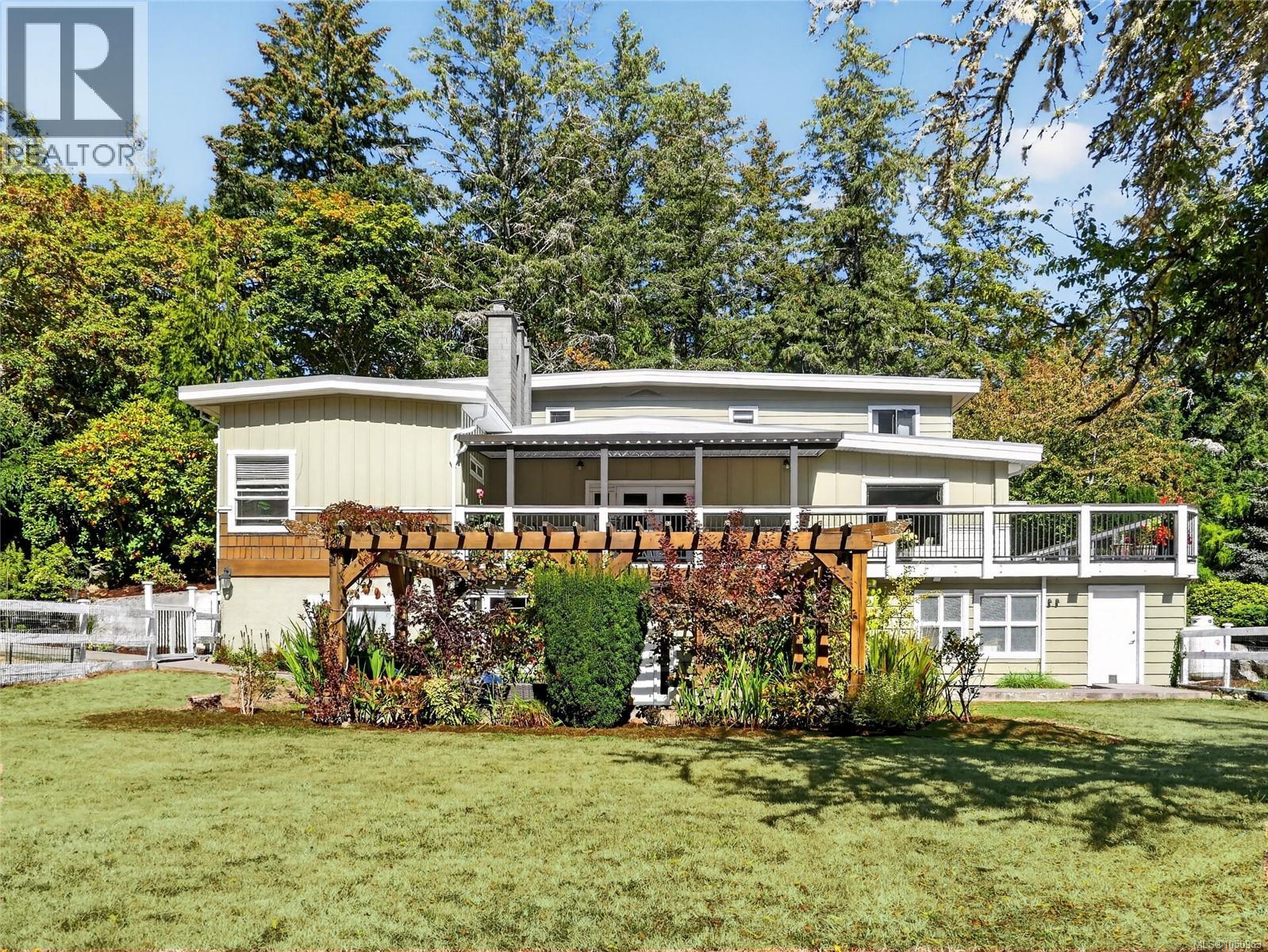 5209 Old West Saanich Rd