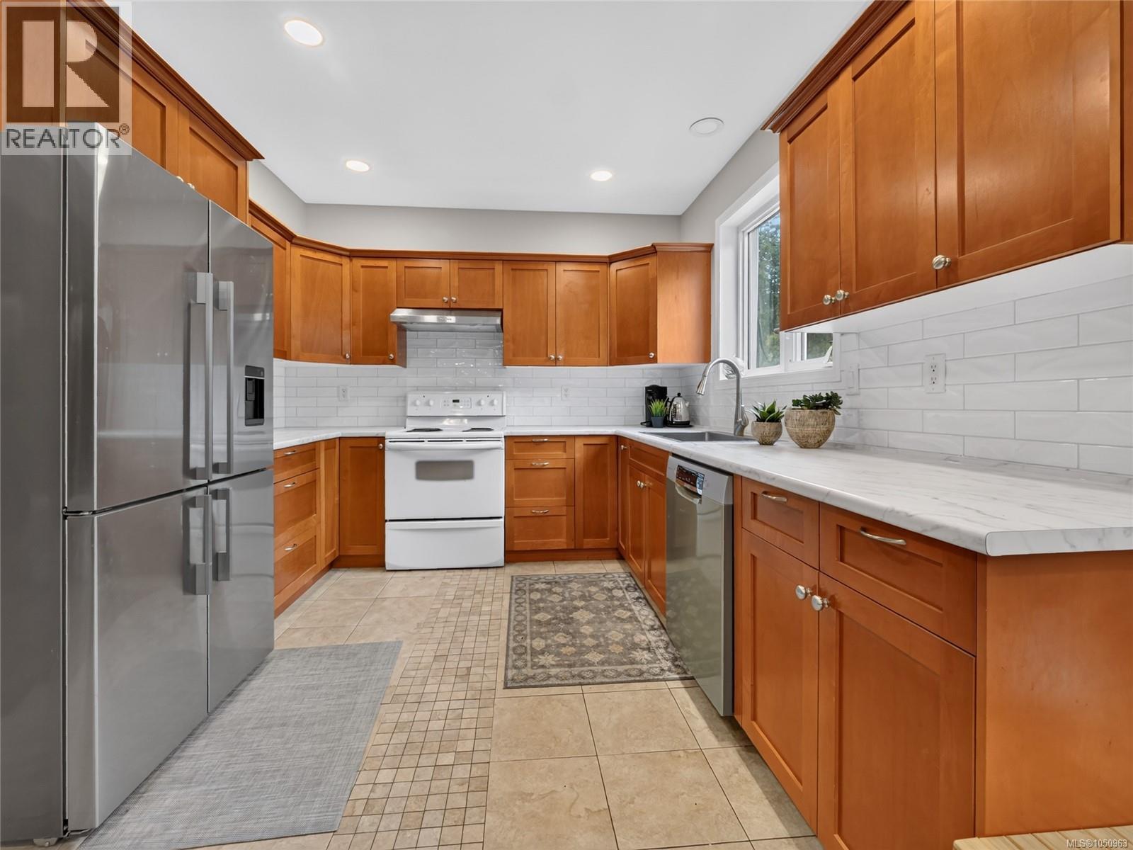 5209 Old West Saanich Rd