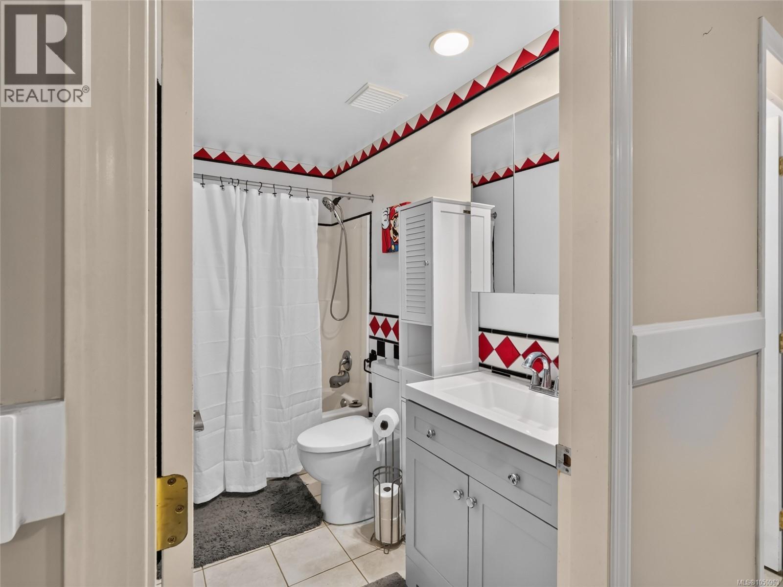 5209 Old West Saanich Rd