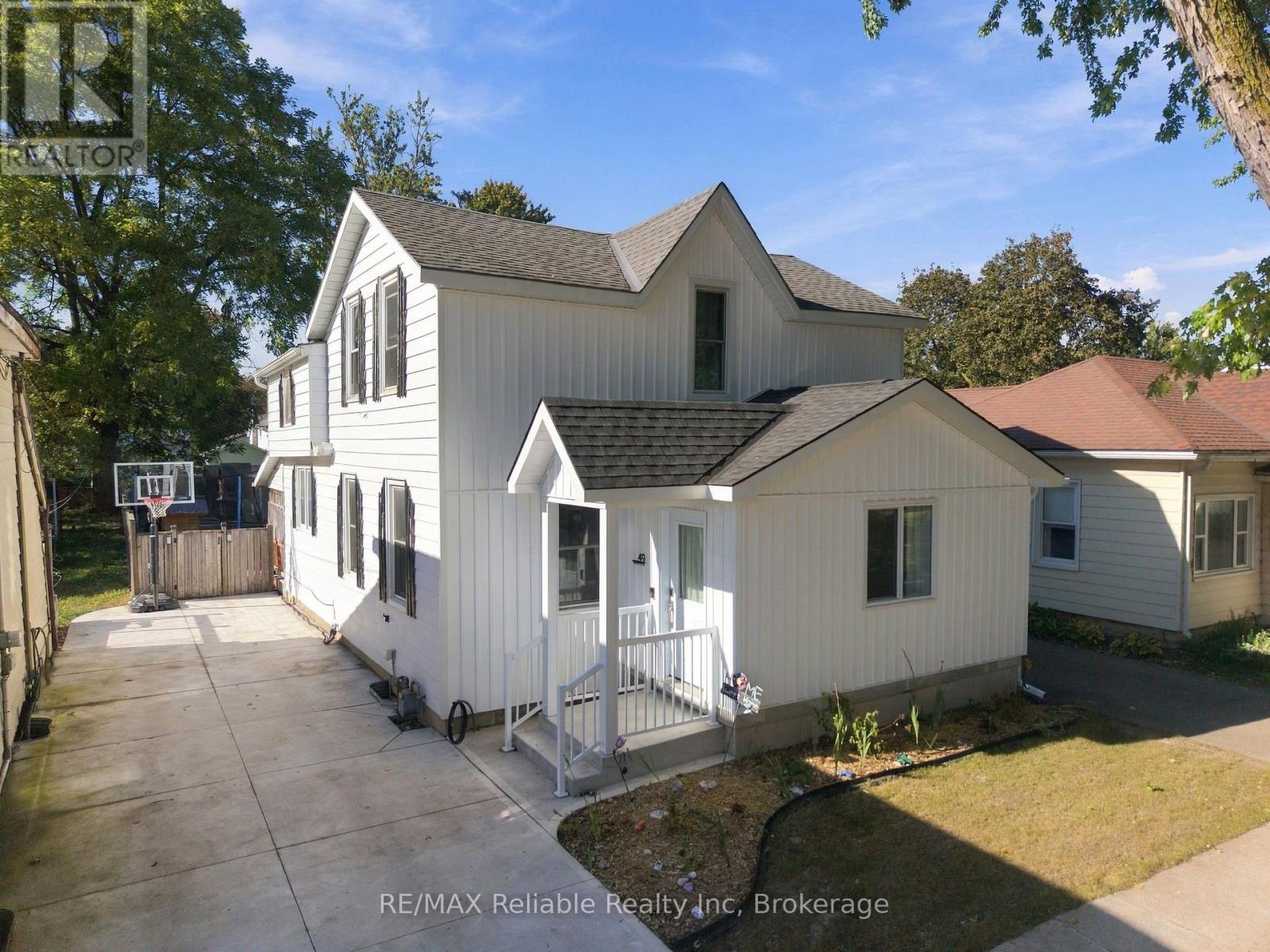49 Main Street N, Huron East, Ontario N0K 1W0 - Photo 1 - X13844954