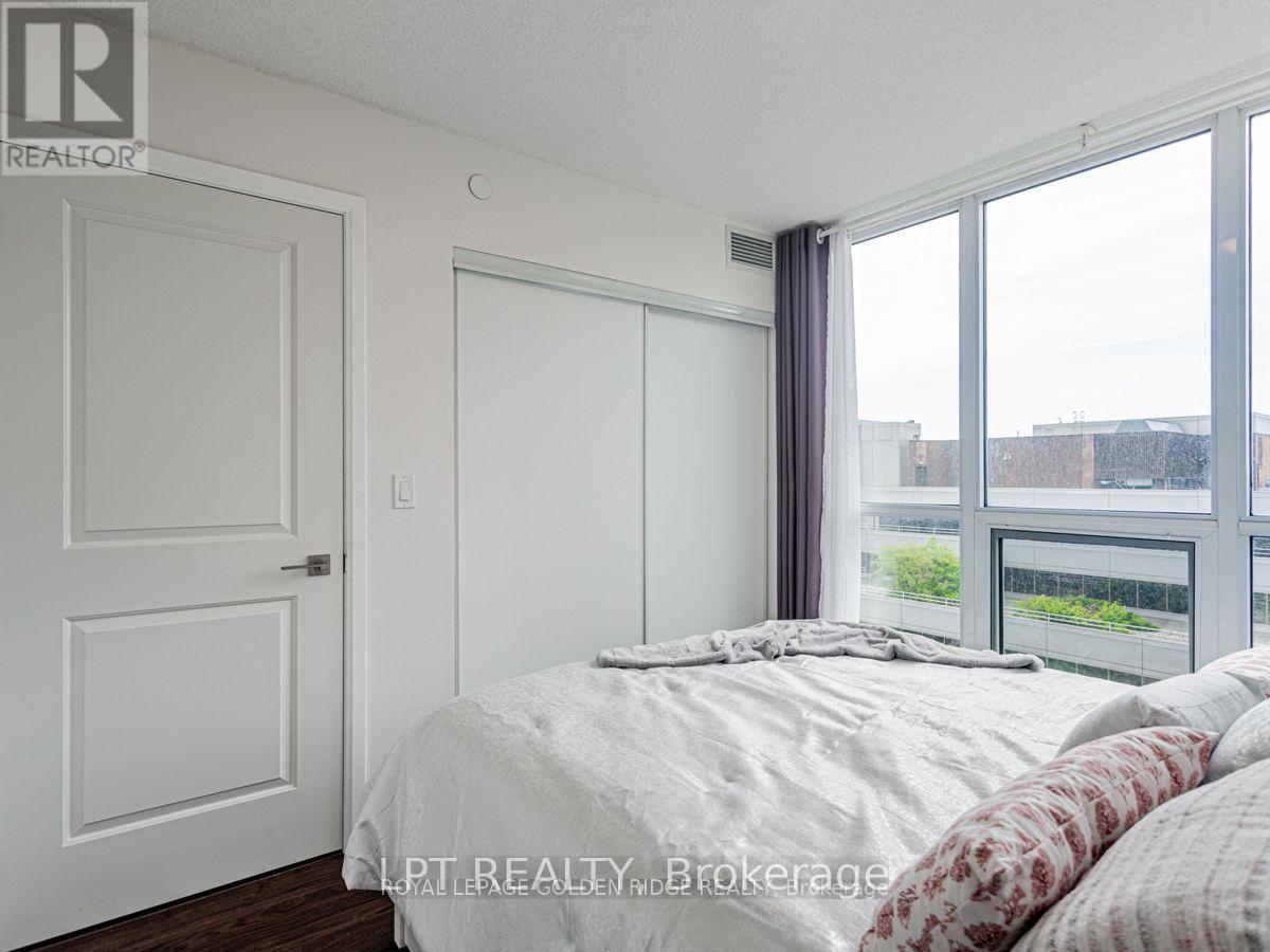 1004 - 88 Sheppard Avenue E, Toronto, Ontario  M2N 6Y2 - Photo 13 - C13845006