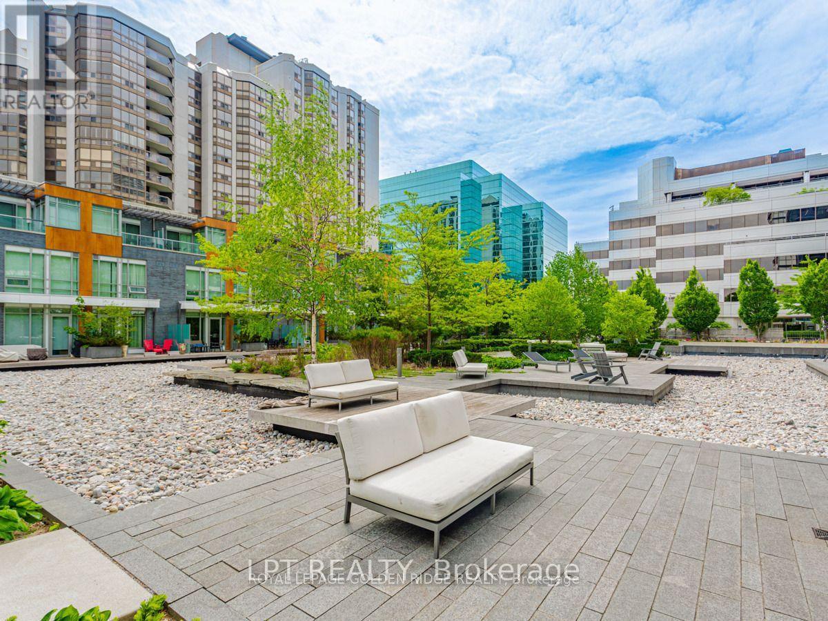 1004 - 88 Sheppard Avenue E, Toronto, Ontario  M2N 6Y2 - Photo 18 - C13845006
