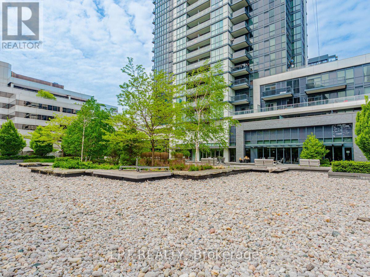 1004 - 88 Sheppard Avenue E, Toronto, Ontario  M2N 6Y2 - Photo 19 - C13845006