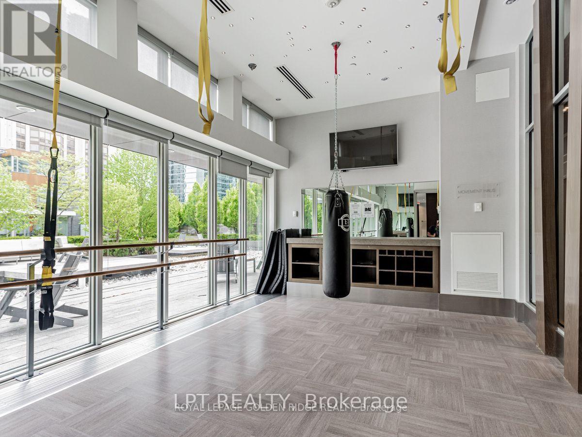 1004 - 88 Sheppard Avenue E, Toronto, Ontario  M2N 6Y2 - Photo 3 - C13845006