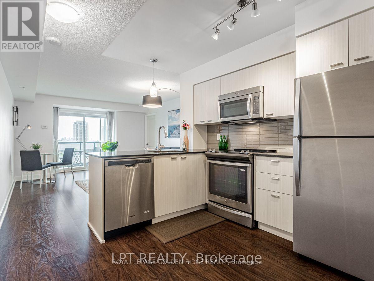 1004 - 88 Sheppard Avenue E, Toronto, Ontario  M2N 6Y2 - Photo 4 - C13845006