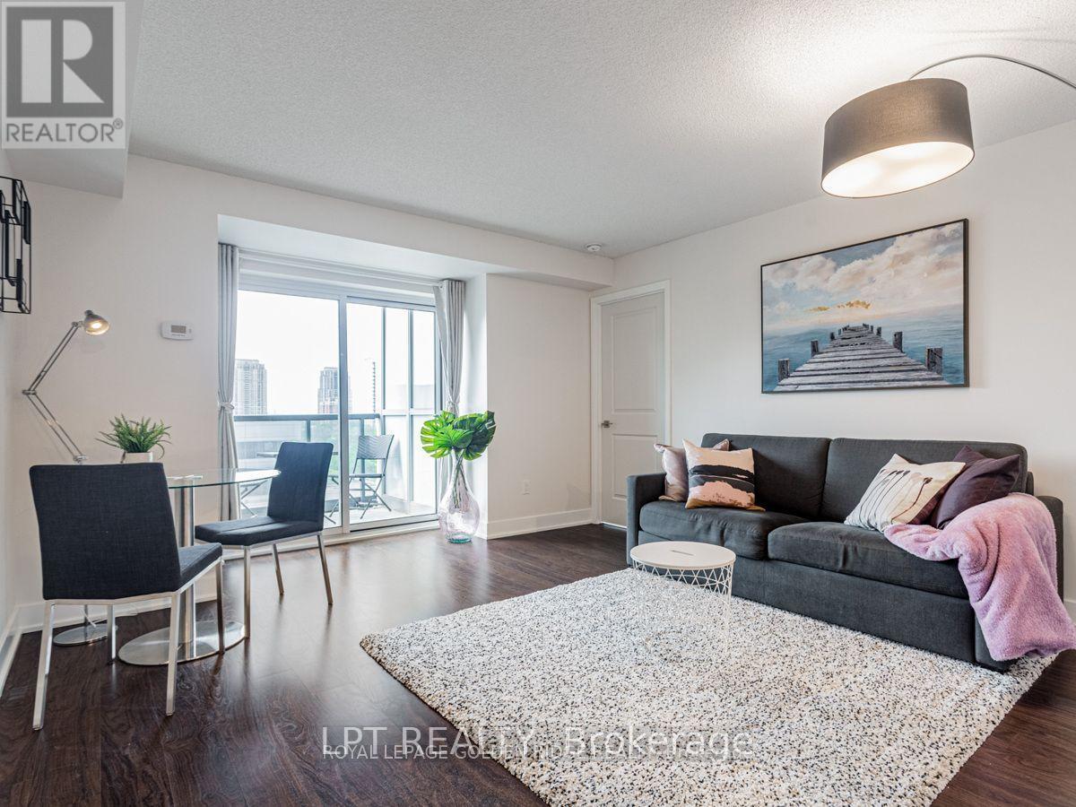 1004 - 88 Sheppard Avenue E, Toronto, Ontario  M2N 6Y2 - Photo 5 - C13845006