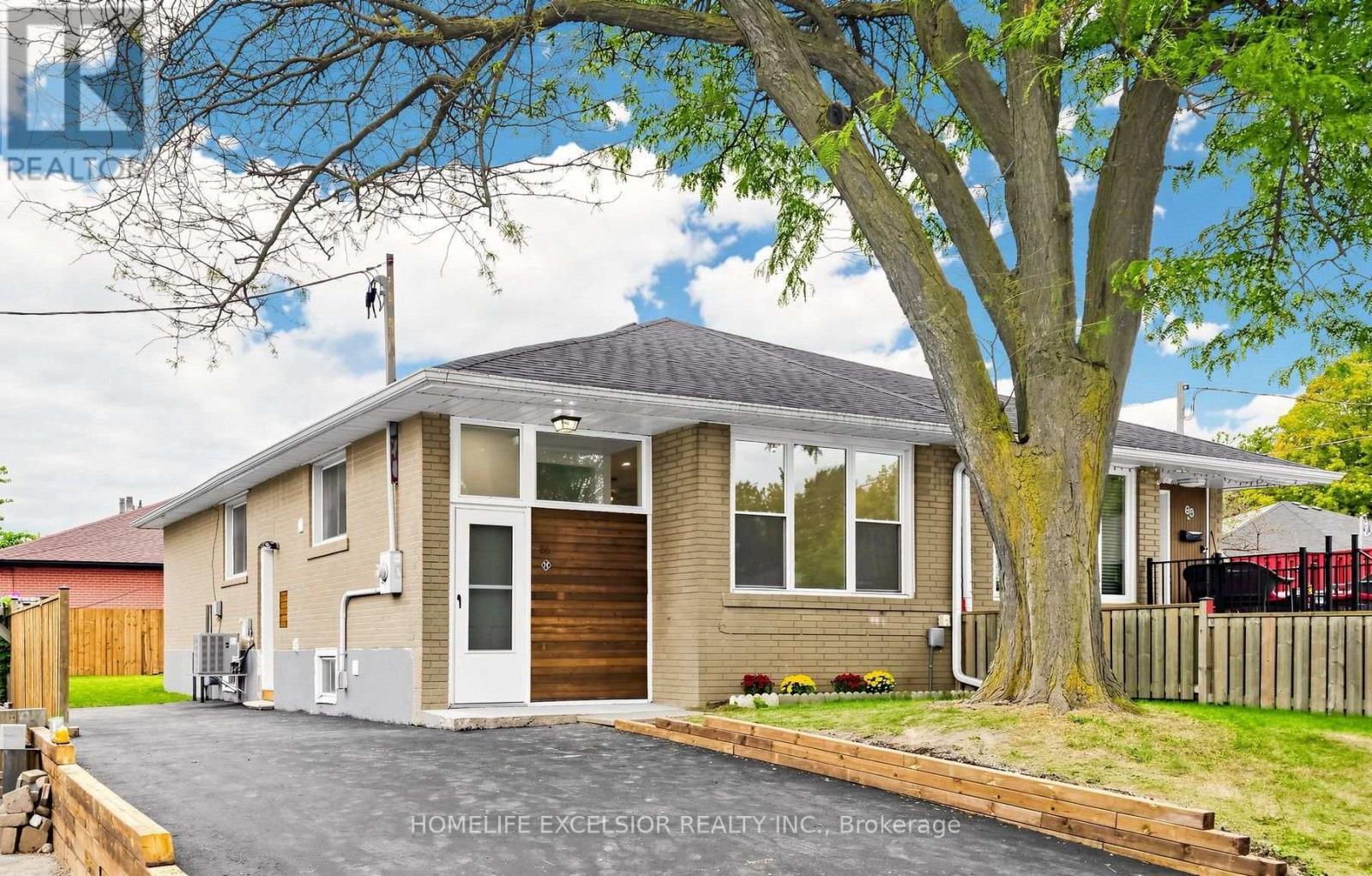 86 Newbury Drive, Newmarket, Ontario  L3Y 4R3 - Photo 2 - N13844990