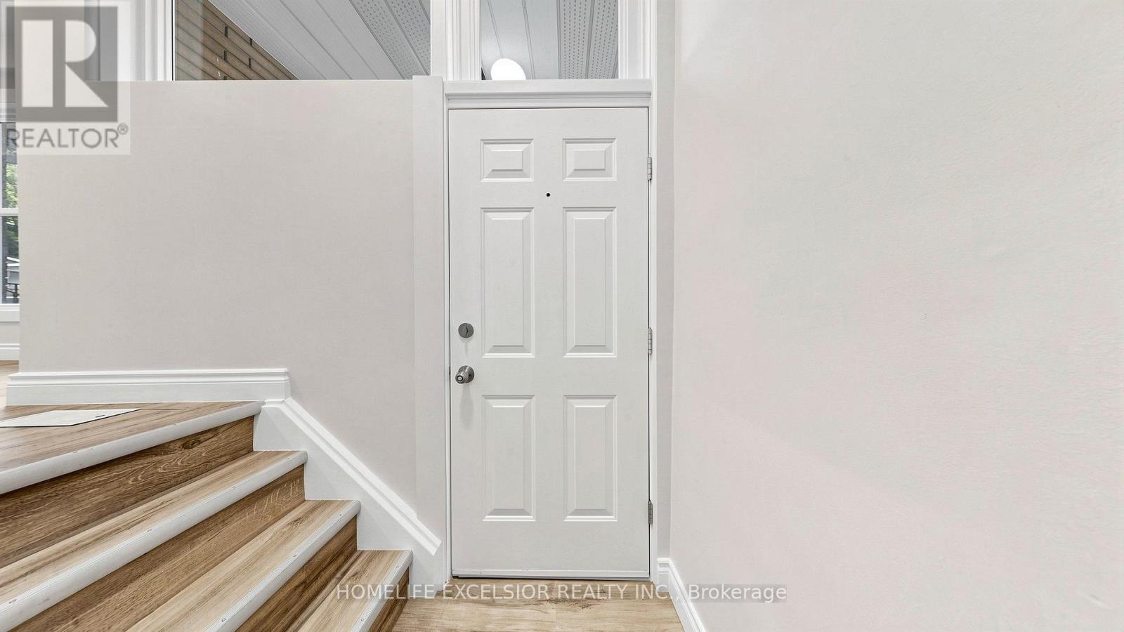 86 Newbury Drive, Newmarket, Ontario  L3Y 4R3 - Photo 4 - N13844990