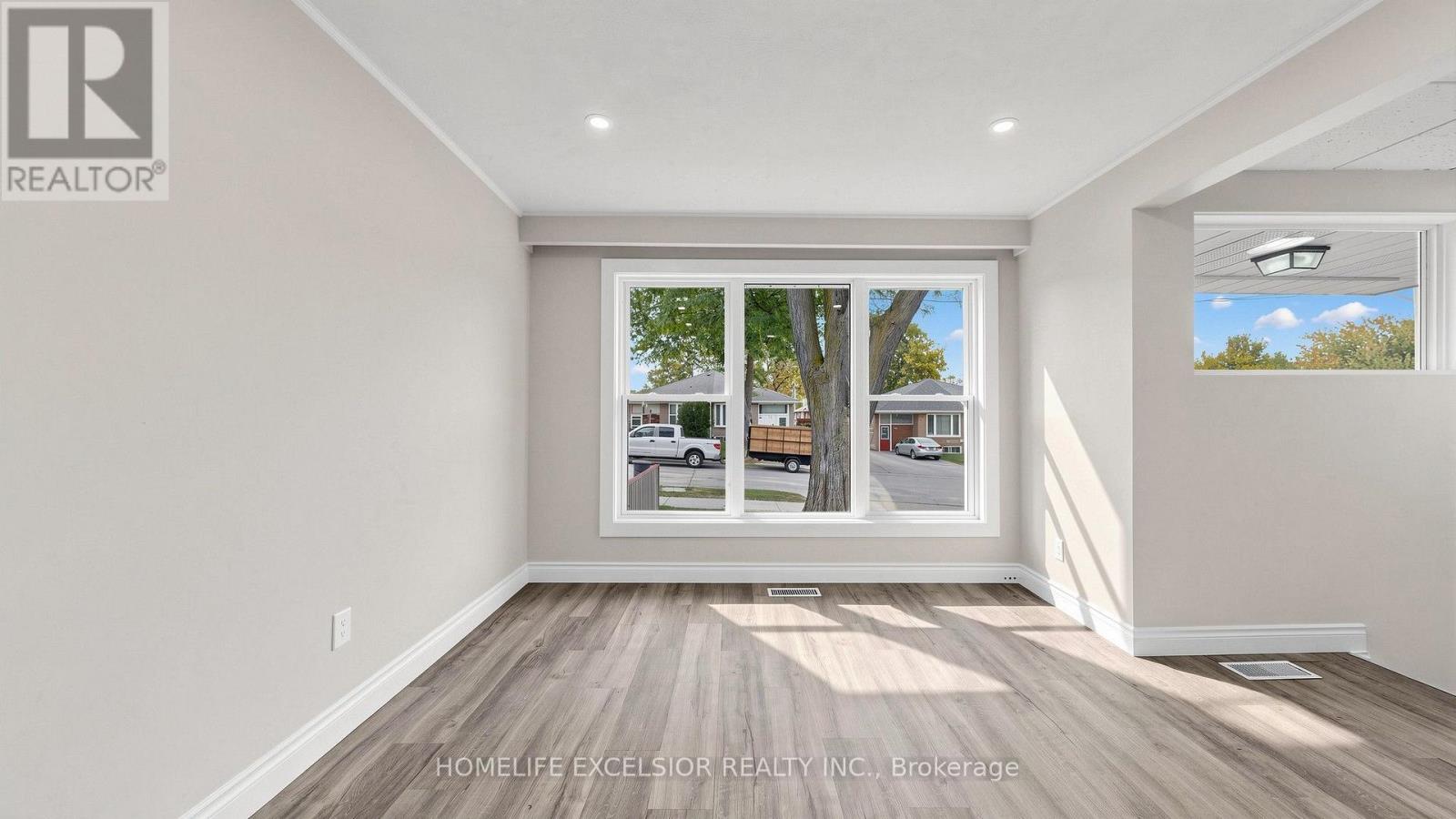 86 Newbury Drive, Newmarket, Ontario  L3Y 4R3 - Photo 6 - N13844990