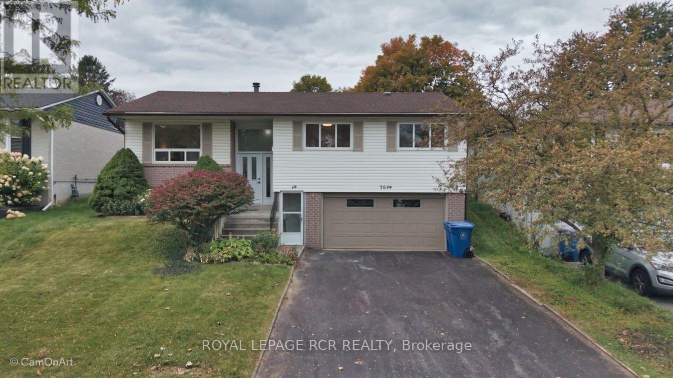 364 DIXON BOULEVARD, Newmarket, Ontario