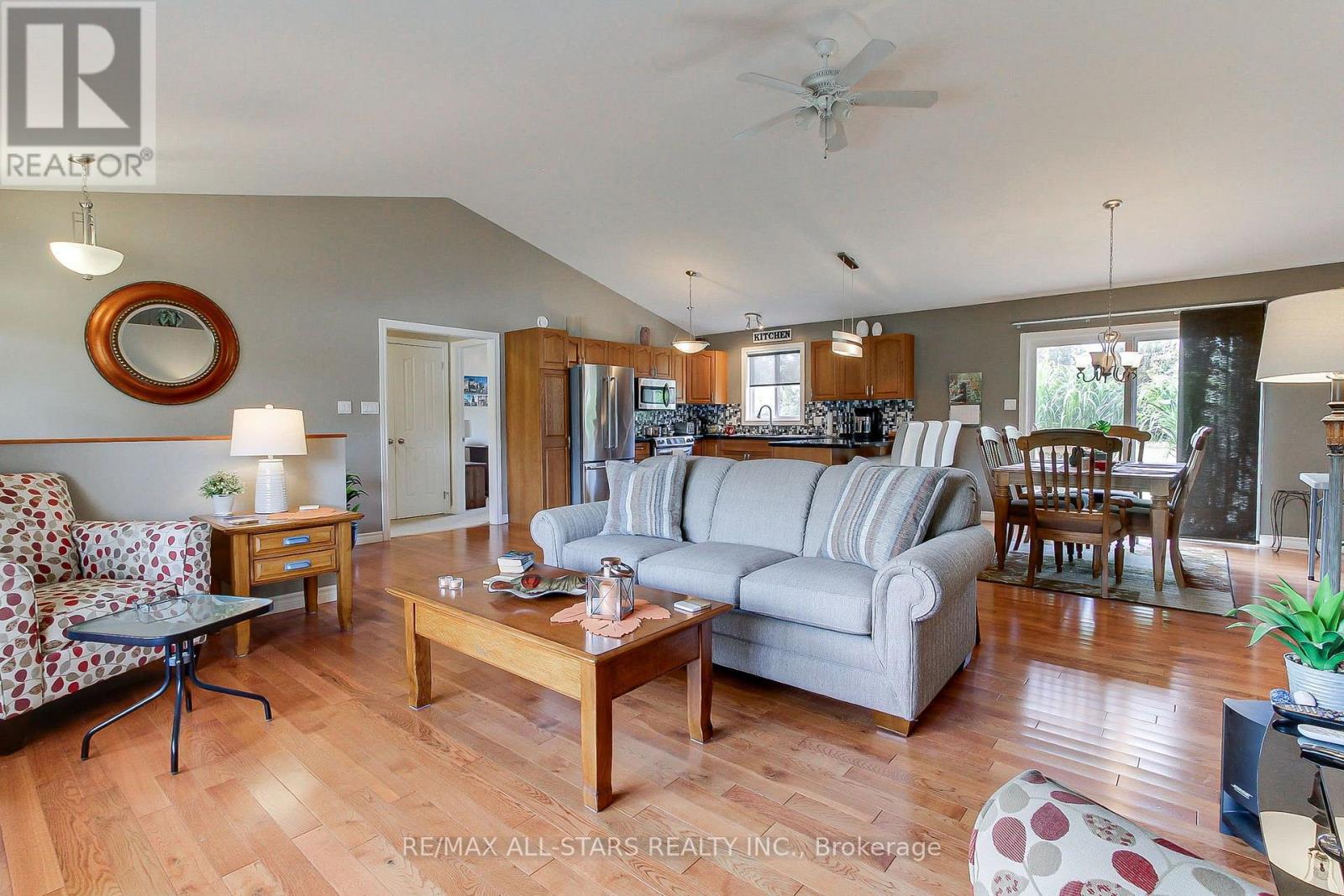 4020 Margaret Orr Boulevard, Ramara, Ontario  L3V 6H6 - Photo 12 - S13844936