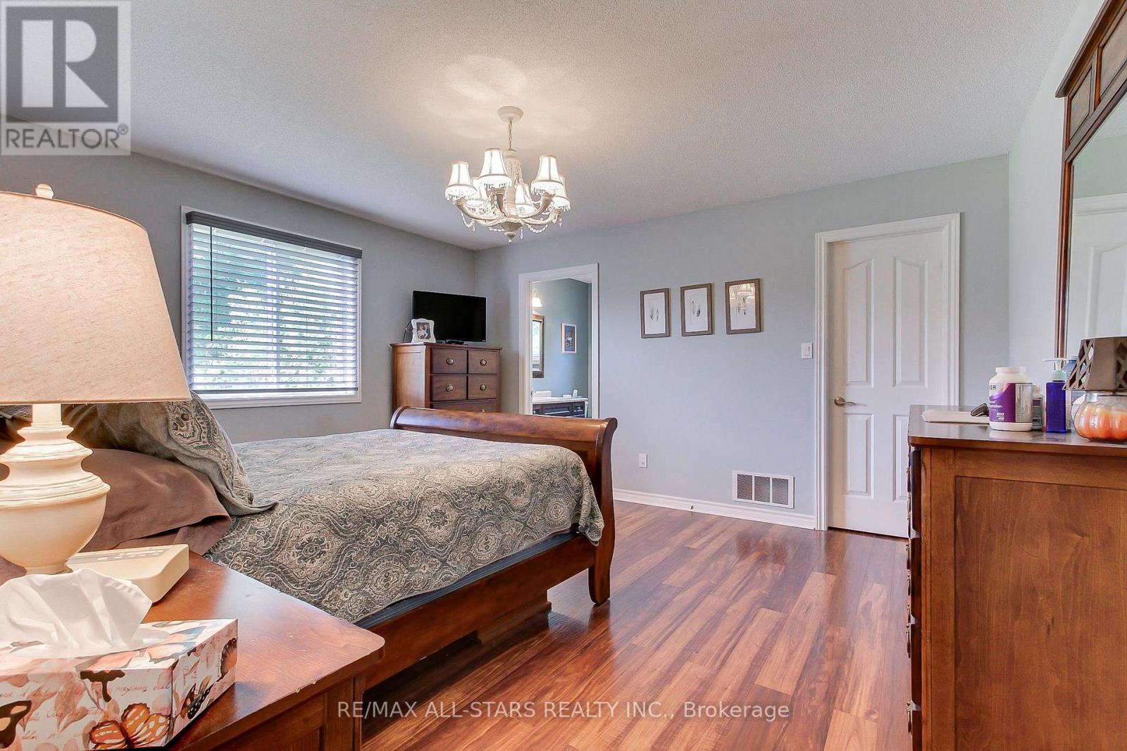 4020 Margaret Orr Boulevard, Ramara, Ontario  L3V 6H6 - Photo 19 - S13844936