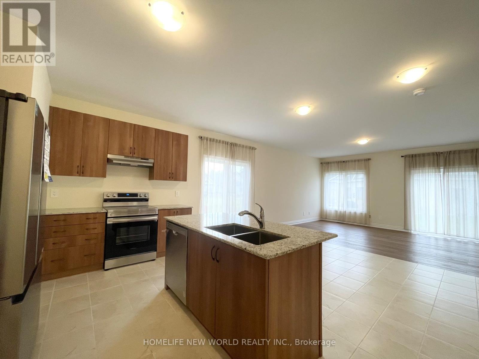 15 Schortinghuis Street, Georgina, Ontario  L0E 1R0 - Photo 5 - N13834612